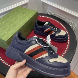 Gucc* SNEAKER
