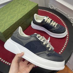 Gucc* SNEAKER
