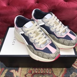 Gucc* SNEAKER