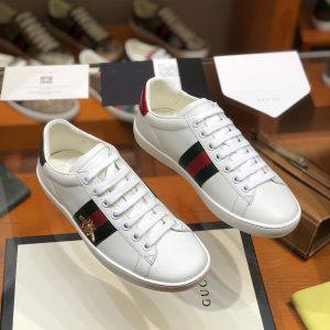 Gucc* SNEAKER