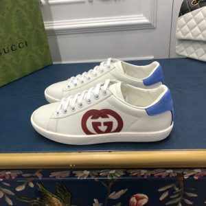 Gucc* SNEAKER